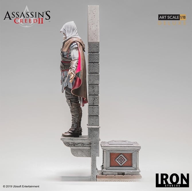 Iron Studios anuncia estatueta incrível de Ezio, de Assassin's Creed II 4 Modelo ficará sobre janela de uma torre (Foto: Iron Studios)